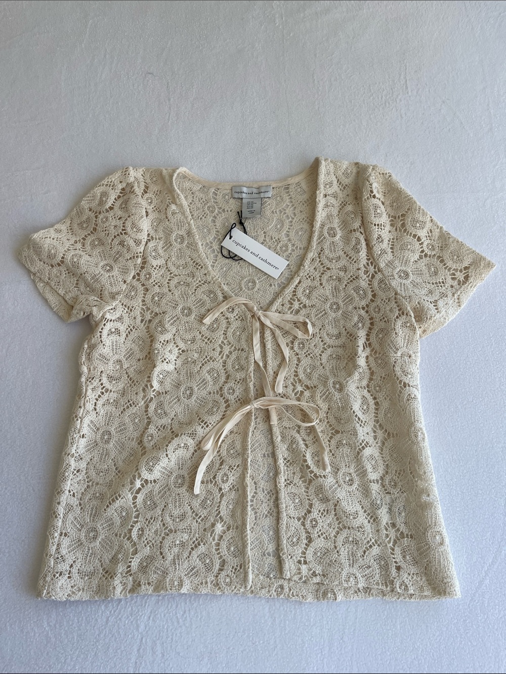 Cupcakes and Cashmere Cream Lace Tie Bow Front V Neck Top Size XS NWT Coquette